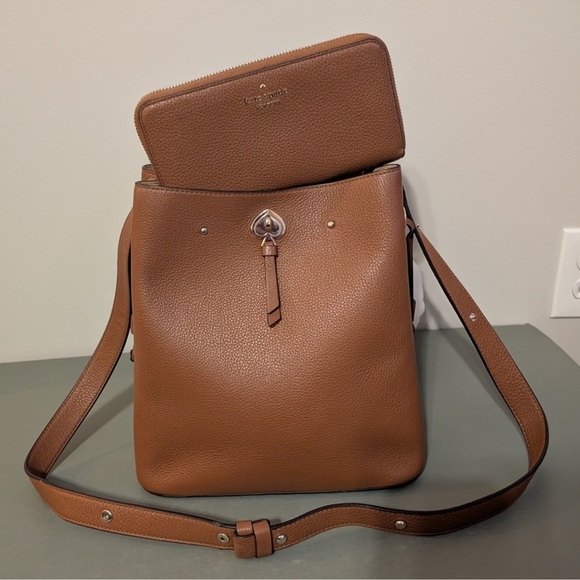 Kate Spade Tan Leather Bucket Bag and matching continental wallet 🧩 - Picture 3 of 4